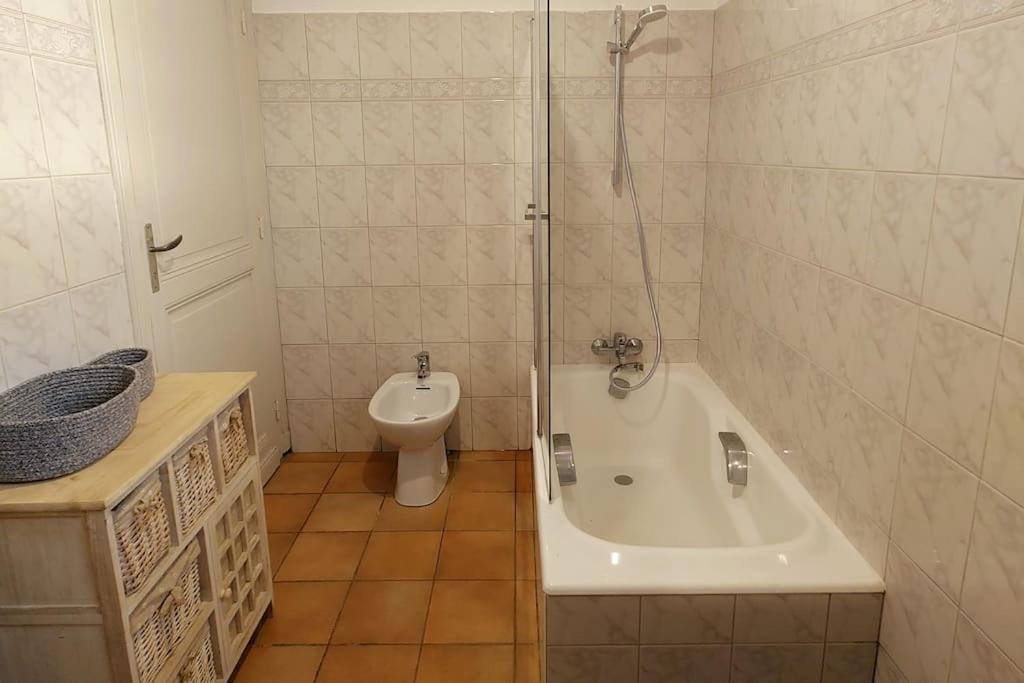 Entre Pierre Et Vigne - Charming Former Winery Farmhouse With Hot Tub & Swimming Pool Monestier  Екстериор снимка